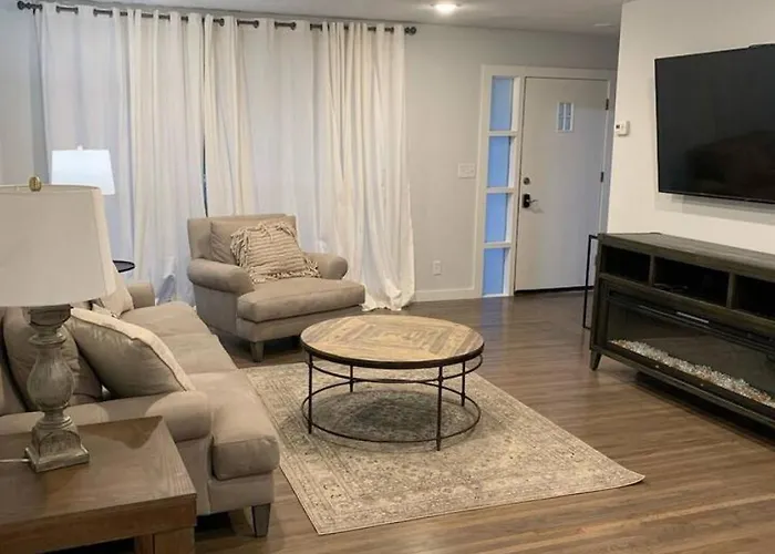 Holiday home Pet Friendly 4br With Pool Table Near Expo Square And Route 66