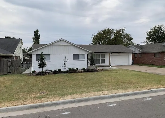 Pet Friendly 4br With Pool Table Near Expo Square And Route 66 Holiday home *